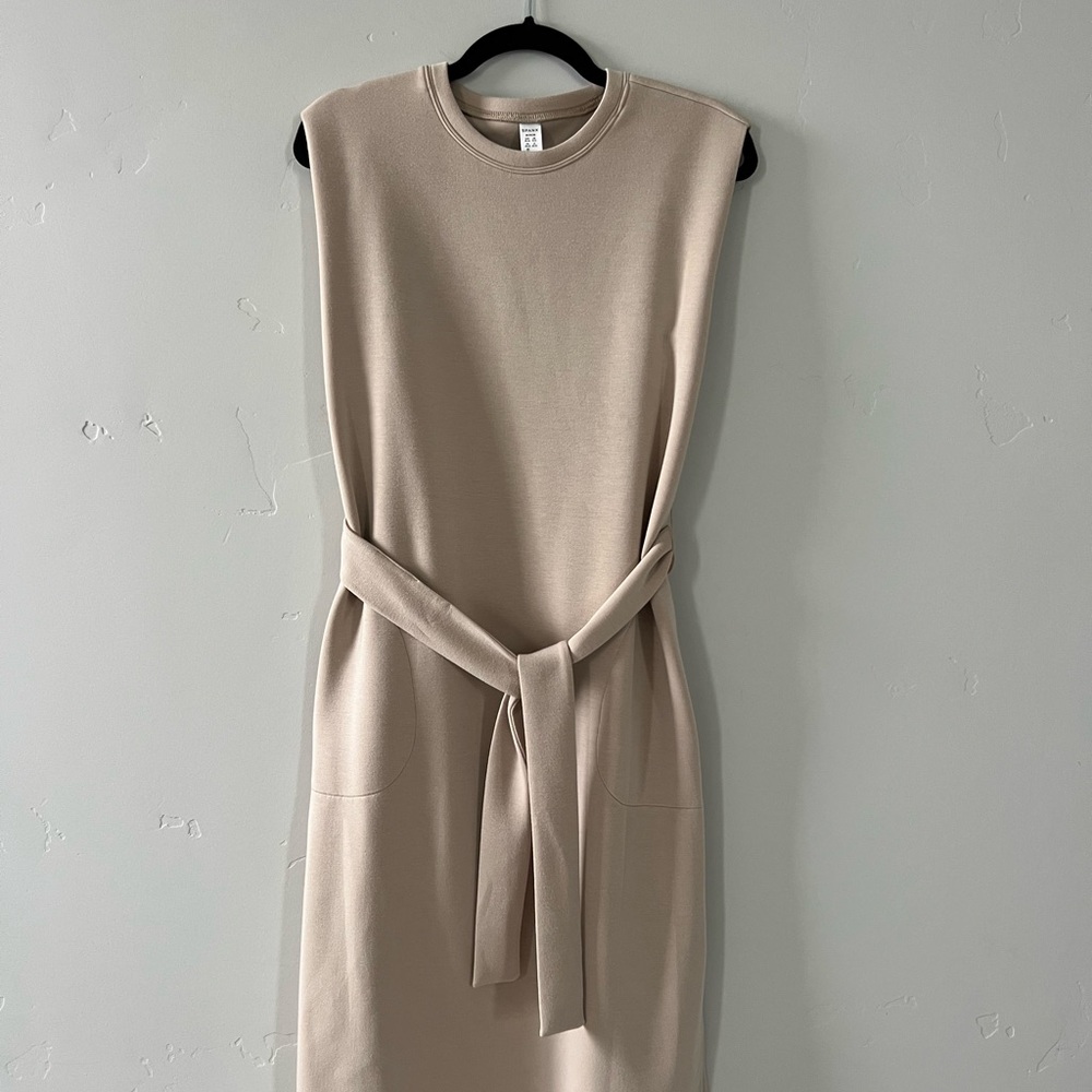 SPANX AirEssentials Belted Dress - Size Medium
